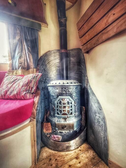 Truck & Pod Creative Nature Retreat. Bantry Extérieur photo
